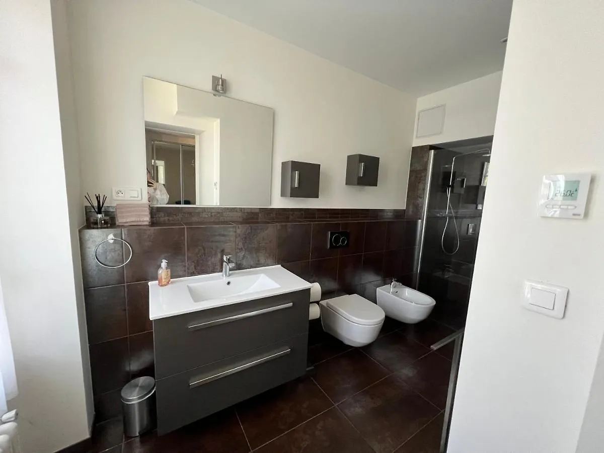 Onlysaintg - Apartment Bernadette Spacious 4 Bedrooms Great Views, 120 M2 Only 500M From The Centre And Ski Lift Great Year Round  Saint-Gervais-les-Bains