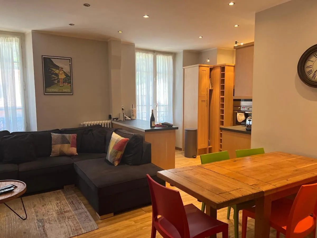 Onlysaintg - Apartment Bernadette Spacious 4 Bedrooms Great Views, 120 M2 Only 500M From The Centre And Ski Lift Great Year Round
